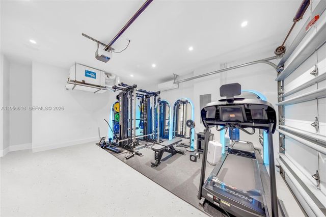 7541 NW 97th Ct, Doral, FL 33178