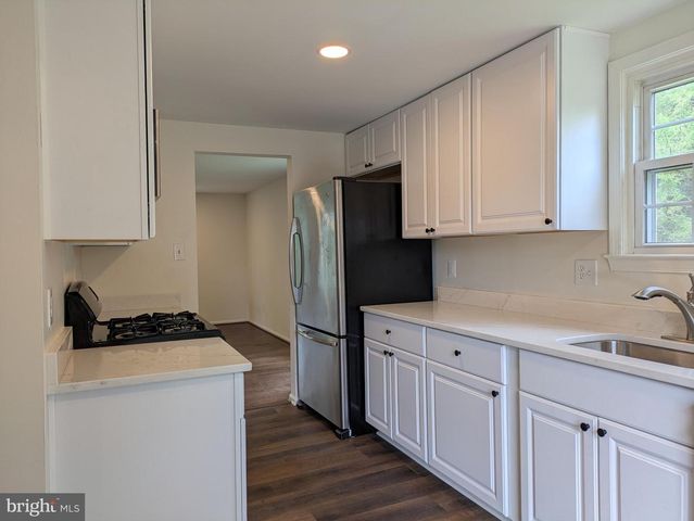 14314 WATERY MOUNTAIN CT, Centreville, VA 20120