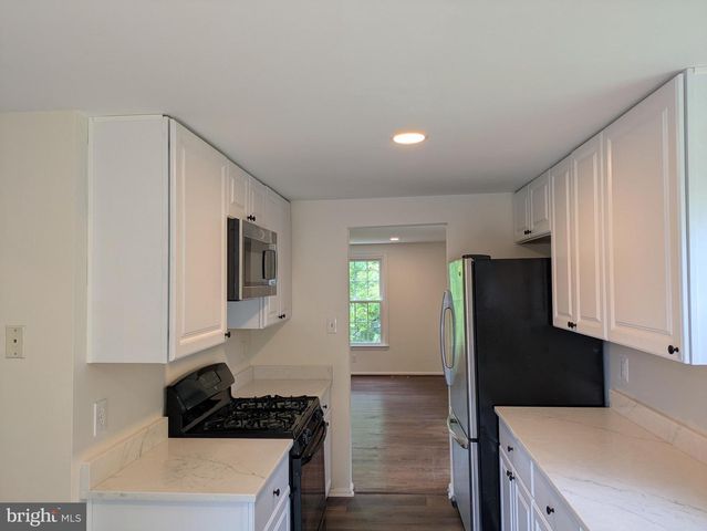 14314 WATERY MOUNTAIN CT, Centreville, VA 20120