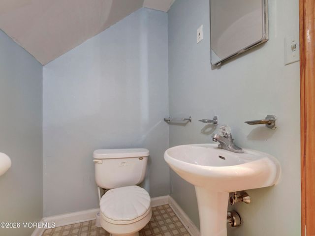 224 Chatham Avenue, Oakhurst, NJ 07755