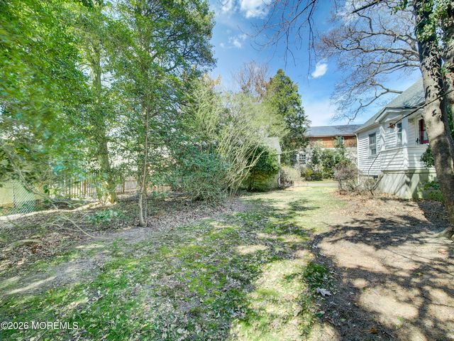 224 Chatham Avenue, Oakhurst, NJ 07755