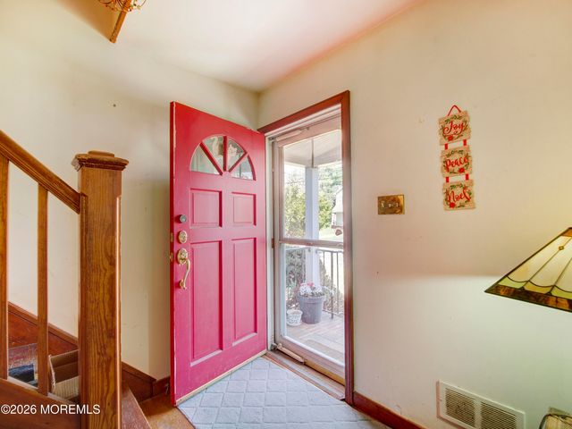 224 Chatham Avenue, Oakhurst, NJ 07755