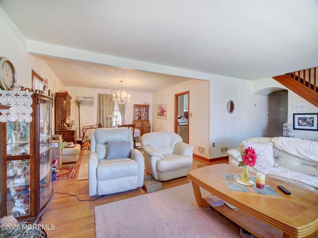224 Chatham Avenue, Oakhurst, NJ 07755
