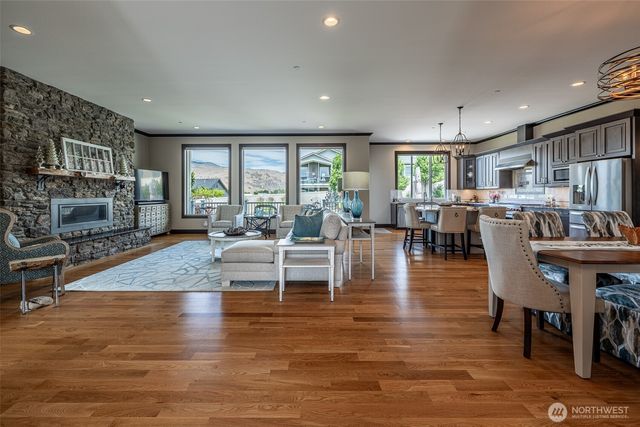 453 Spruce Court NW, East Wenatchee, WA 98802