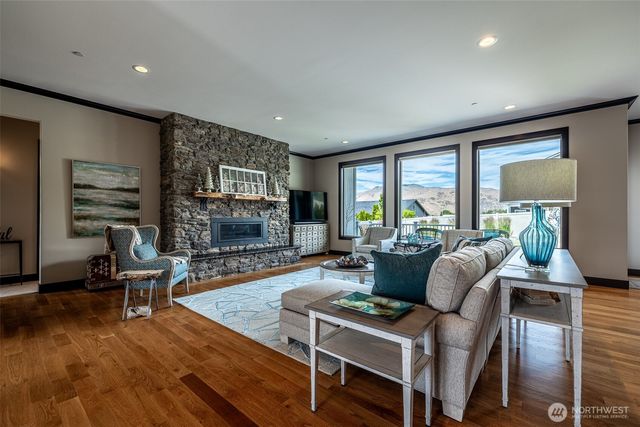 453 Spruce Court NW, East Wenatchee, WA 98802