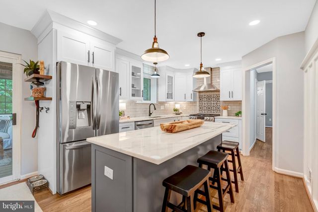5211 ELLINGTON CT, Fairfax, VA 22032