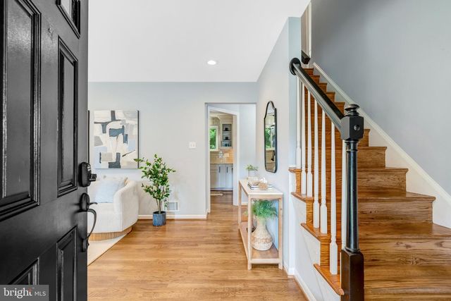 5211 ELLINGTON CT, Fairfax, VA 22032