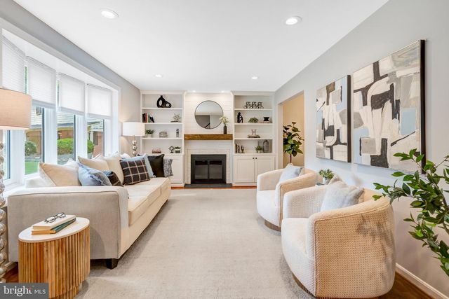 5211 ELLINGTON CT, Fairfax, VA 22032