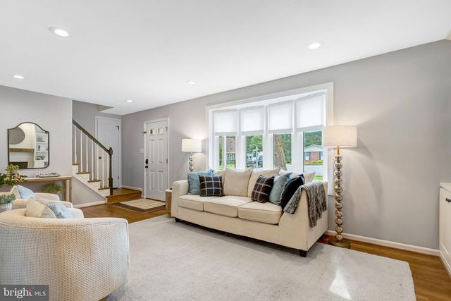 5211 ELLINGTON CT, Fairfax, VA 22032