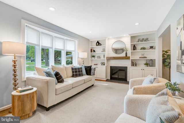 5211 ELLINGTON CT, Fairfax, VA 22032