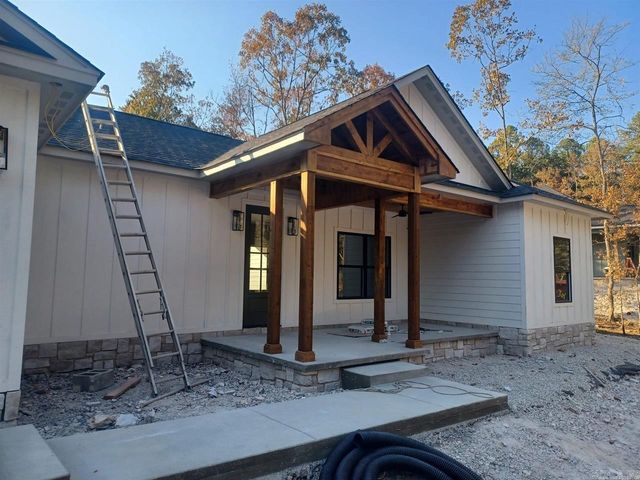 32 Sergio Way, Hot Springs Village, AR 71909