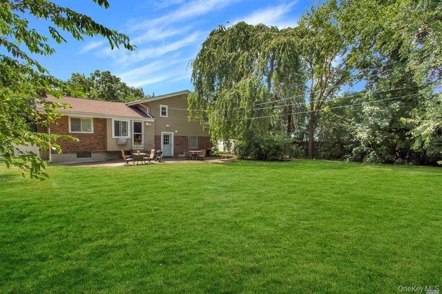 29 Village Drive, Jericho, NY 11753