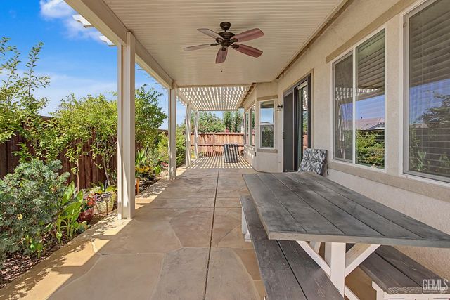 10009 Francois Lane, Bakersfield, CA 93306