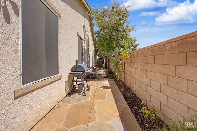 10009 Francois Lane, Bakersfield, CA 93306