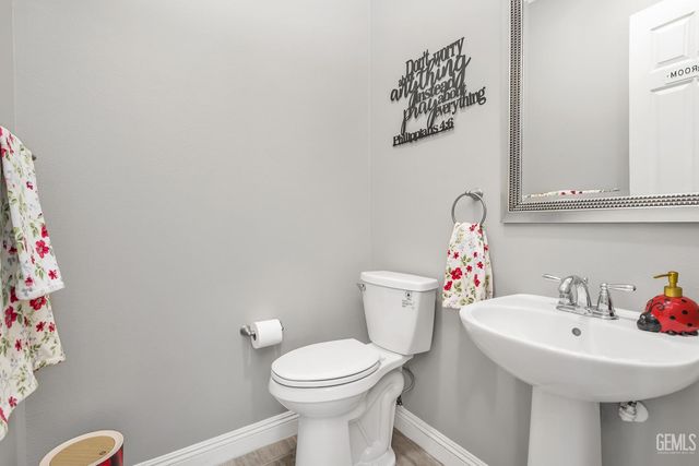 10009 Francois Lane, Bakersfield, CA 93306