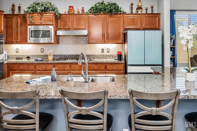10009 Francois Lane, Bakersfield, CA 93306