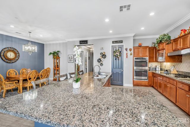 10009 Francois Lane, Bakersfield, CA 93306