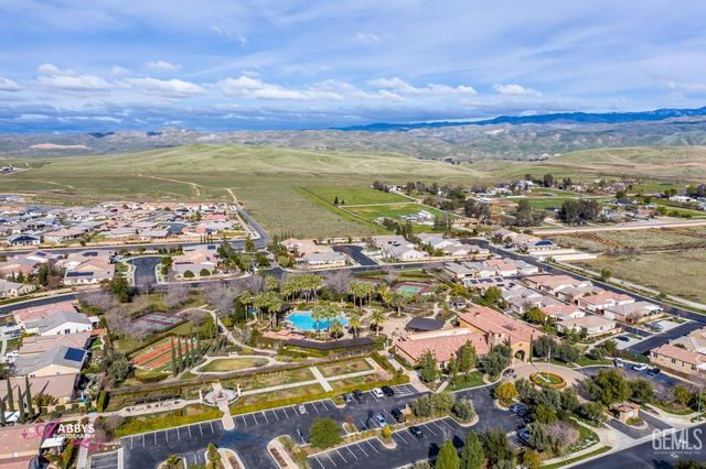 10009 Francois Lane, Bakersfield, CA 93306