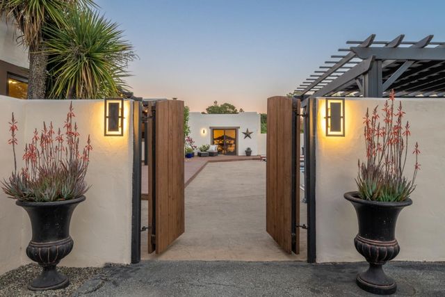 19 El Caminito, Carmel Valley, CA 93924