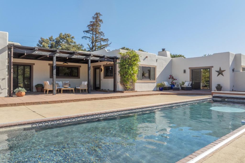 19 El Caminito, Carmel Valley, CA 93924