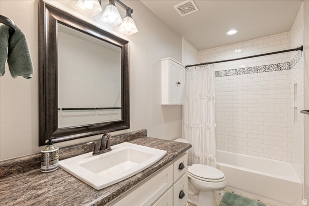 Image 12 of property listing at 36 W 960 S, Hurricane, UT 84737