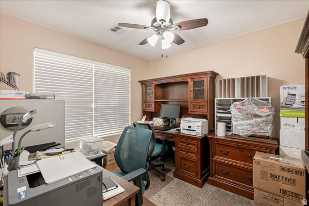 Image 16 of property listing at 36 W 960 S, Hurricane, UT 84737