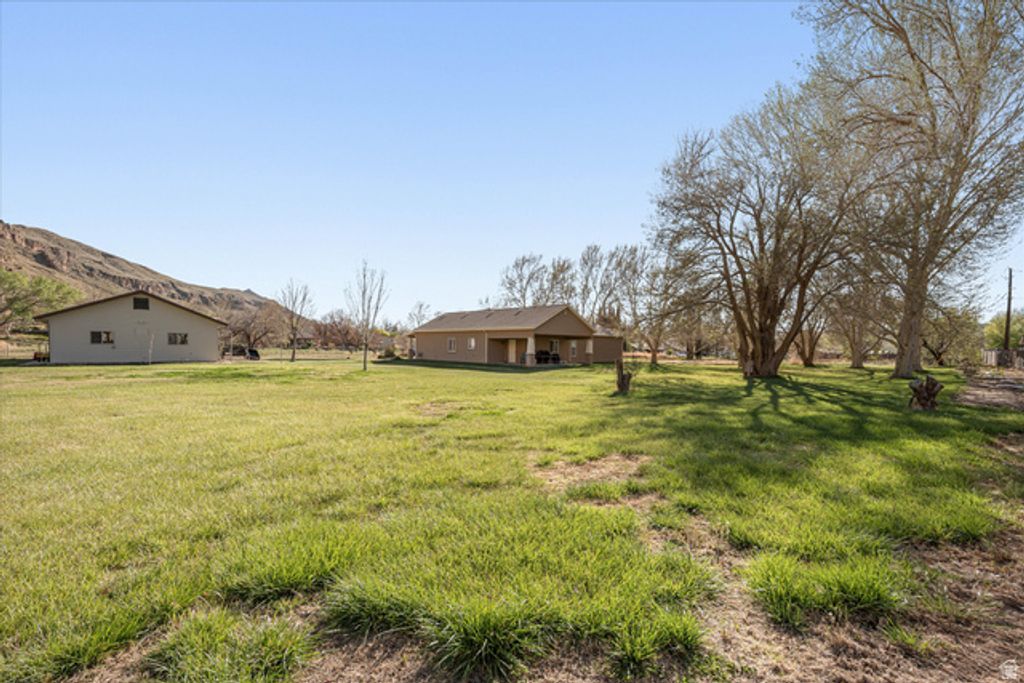 Image 40 of property listing at 36 W 960 S, Hurricane, UT 84737