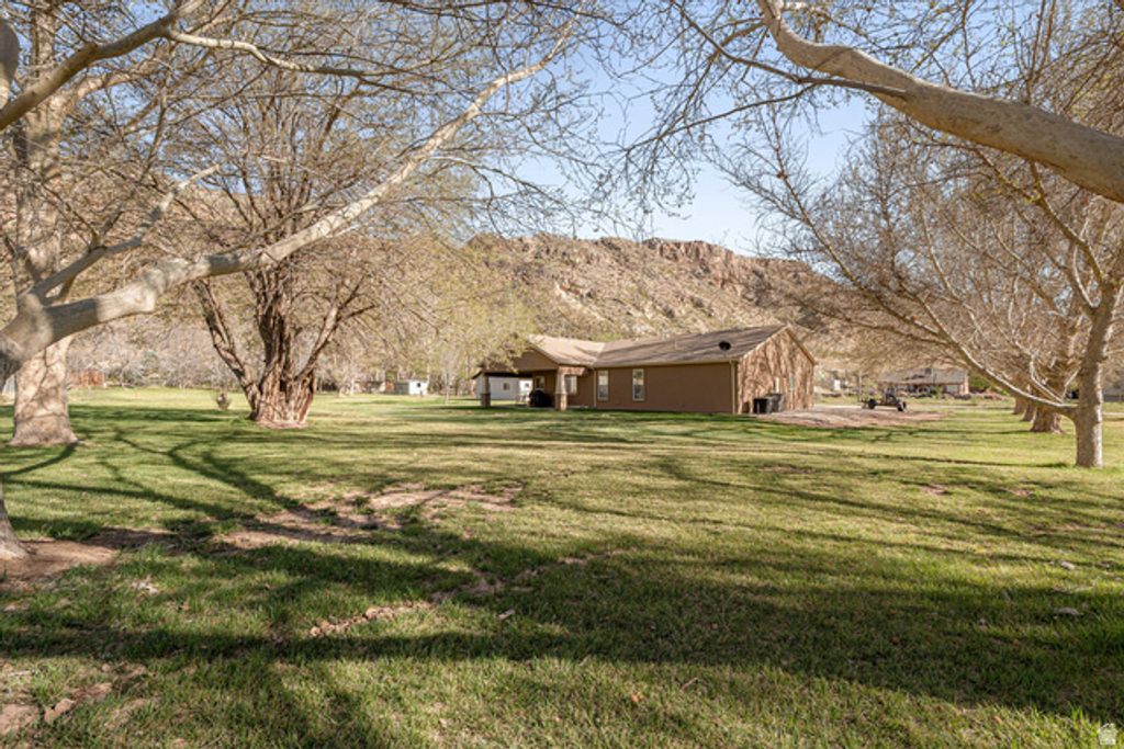 Image 41 of property listing at 36 W 960 S, Hurricane, UT 84737
