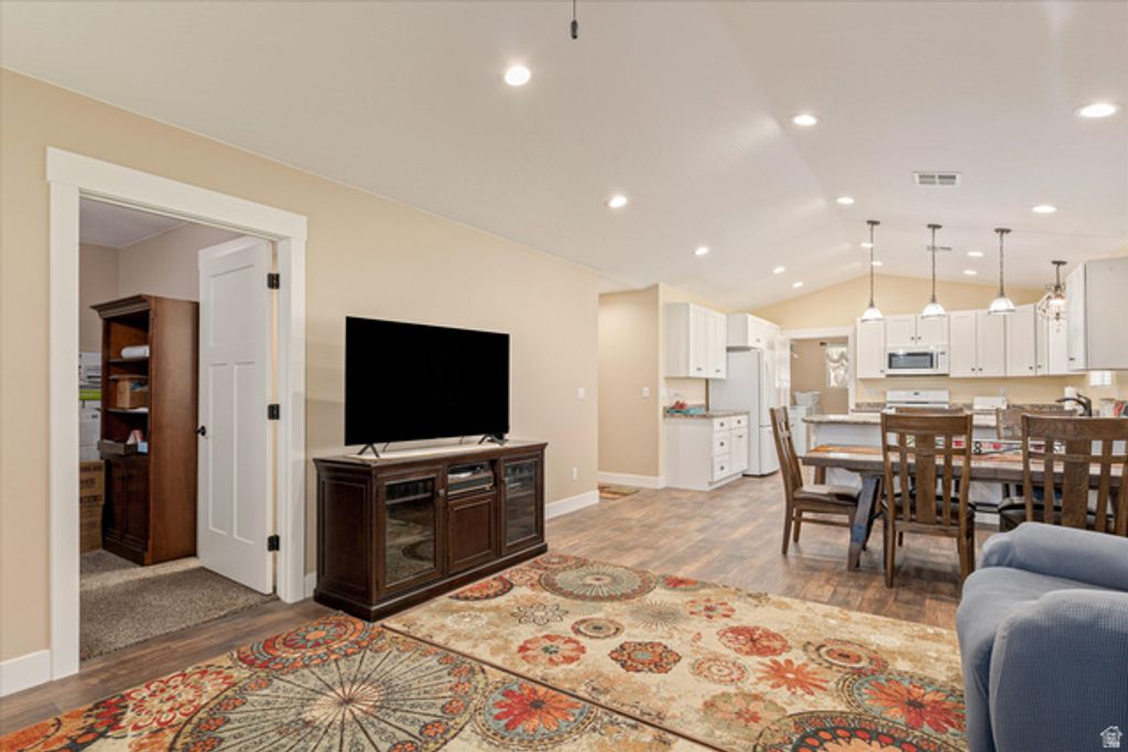 Image 7 of property listing at 36 W 960 S, Hurricane, UT 84737