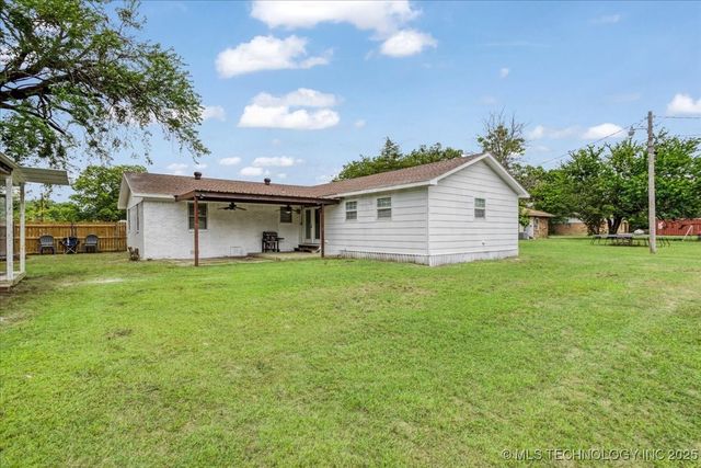 112 Hamilton Street, Bokchito, OK 74726