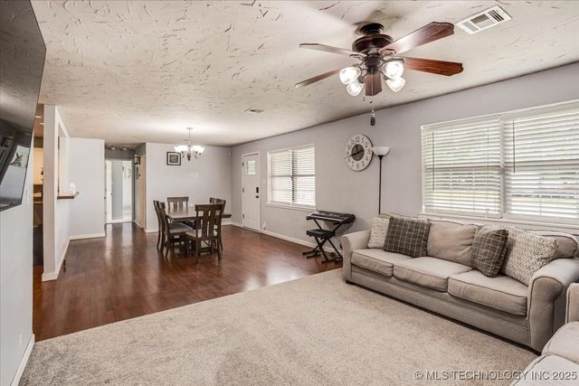 112 Hamilton Street, Bokchito, OK 74726