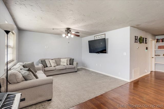 112 Hamilton Street, Bokchito, OK 74726