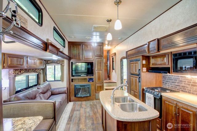 246 Schinn Canyon Court, Deming, WA 98244