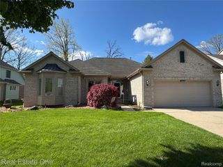 1668 S Shore Drive, Rochester Hills, MI 48307