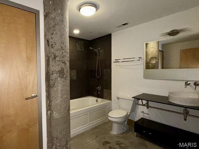 2201 Locust Street 408 & 409, St Louis, MO 63103