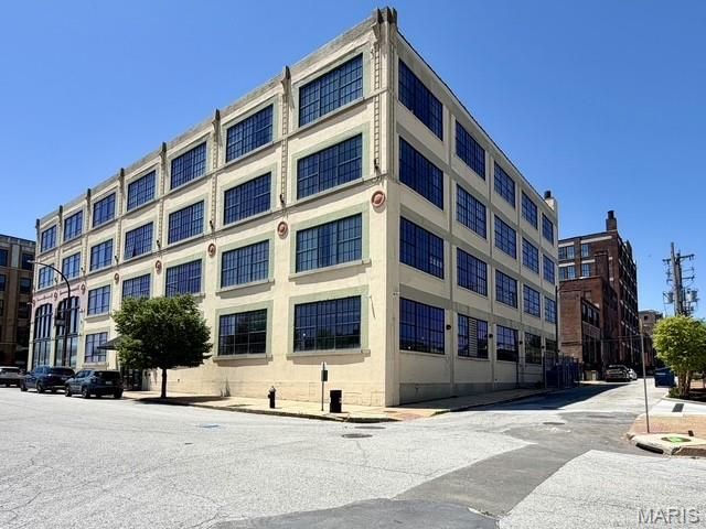 2201 Locust Street 408 & 409, St Louis, MO 63103