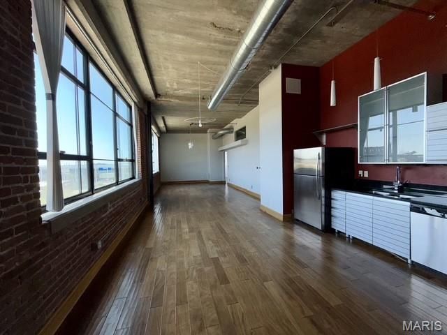 2201 Locust Street 408 & 409, St Louis, MO 63103