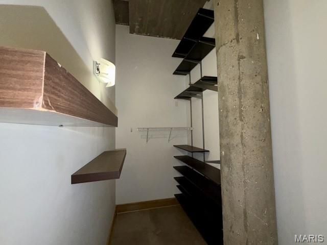 2201 Locust Street 408 & 409, St Louis, MO 63103