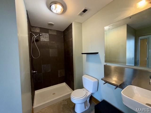 2201 Locust Street 408 & 409, St Louis, MO 63103