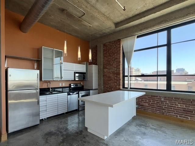 2201 Locust Street 408 & 409, St Louis, MO 63103