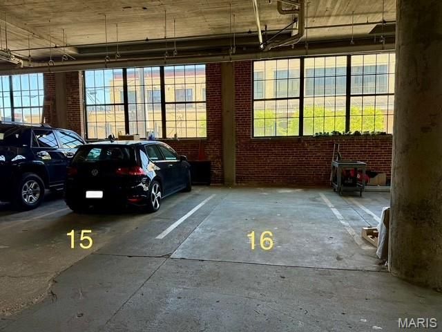 2201 Locust Street 408 & 409, St Louis, MO 63103