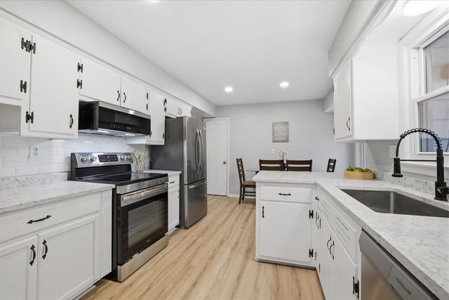 4979 W Dean ROAD, Milwaukee, WI 53223