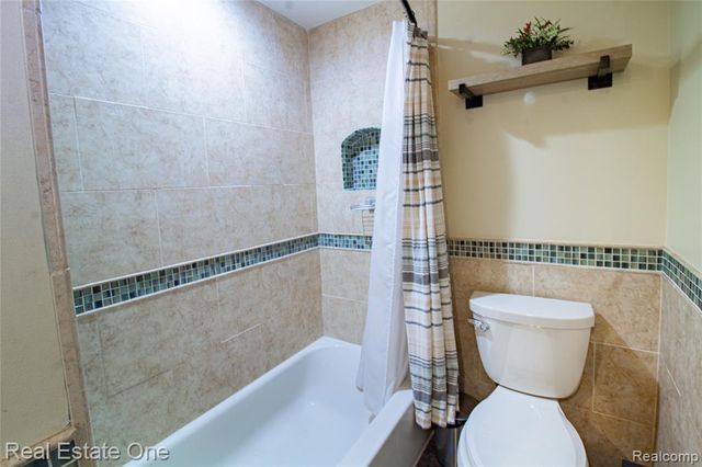 4300 Connie Drive, Sterling Heights, MI 48310