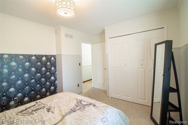 4300 Connie Drive, Sterling Heights, MI 48310