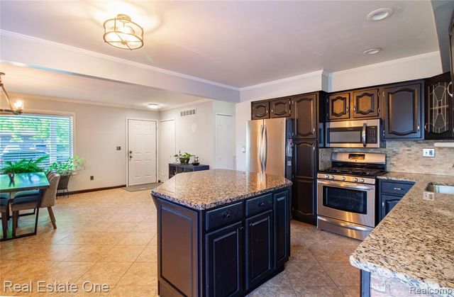 4300 Connie Drive, Sterling Heights, MI 48310