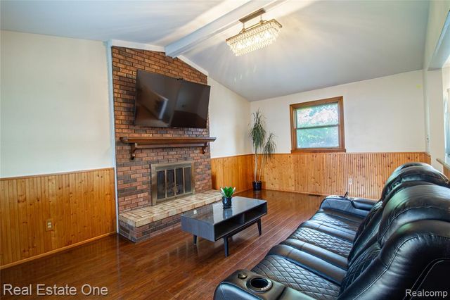 4300 Connie Drive, Sterling Heights, MI 48310