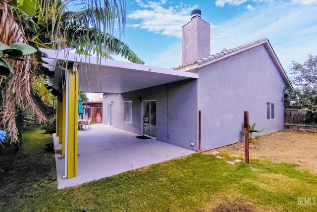 5213 San Martin Drive, Bakersfield, CA 93307