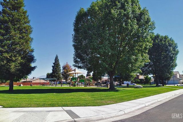 5213 San Martin Drive, Bakersfield, CA 93307