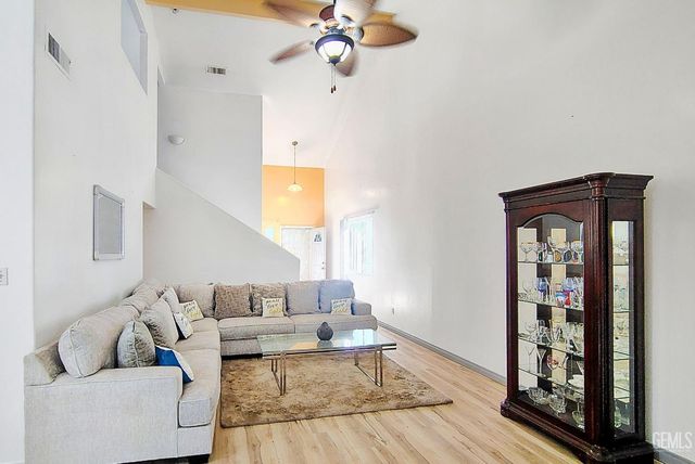 5213 San Martin Drive, Bakersfield, CA 93307