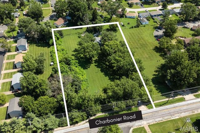 1625 Charbonier Road, Florissant, MO 63031